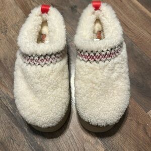 UGG TAZZ SLIPPER HERITAGE BRAID NATURAL